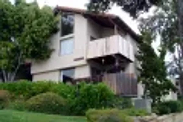 515 E Arrellaga St, Santa Barbara — 17-unit Multifamily