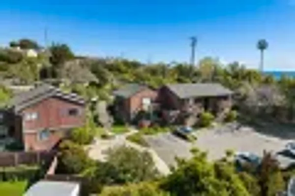 125-129 Greenwell Ave, Summerland — 10-unit Multifamily
