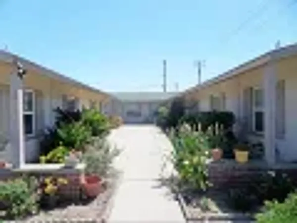118 N B St, Lompoc — 6-unit Multifamily