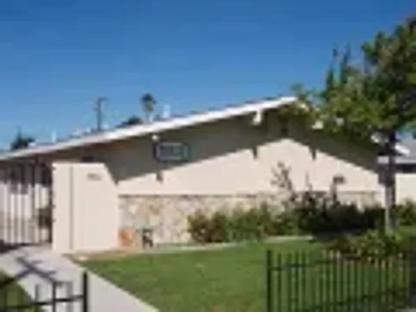 700 N E St, Lompoc — 6-unit Multifamily