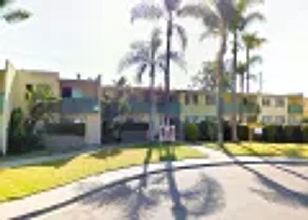 300 N G Street, Oxnard — 20-unit Multifamily