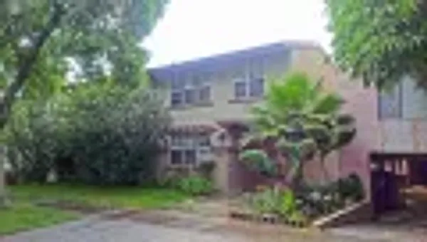 911 N Harper Ave, West Hollywood — 8-unit Multifamily
