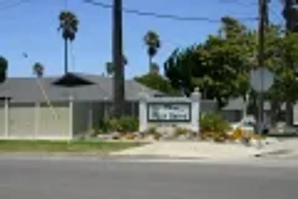2 Thru 54 Palm Dr, Lompoc — 40-unit Multifamily