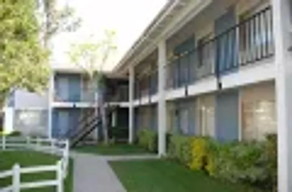 230 W Harvard Blvd, Santa Paula — 24-unit Multifamily