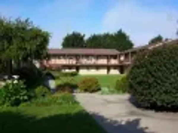 240 W Pine Ave, Lompoc — 48-unit Multifamily