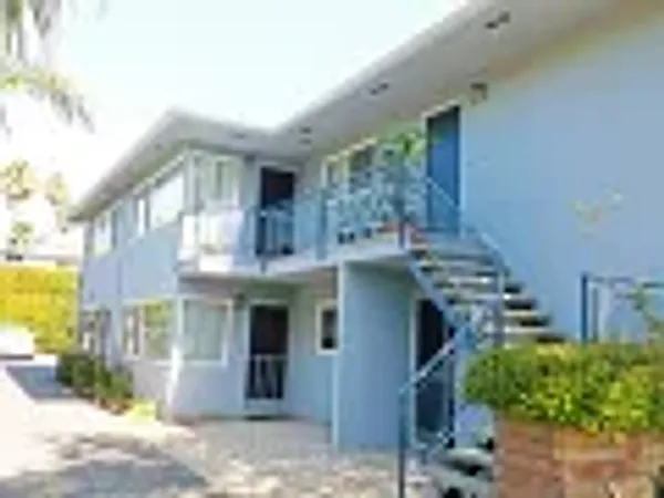 232 W Yanonali, Santa Barbara — 6-unit Multifamily